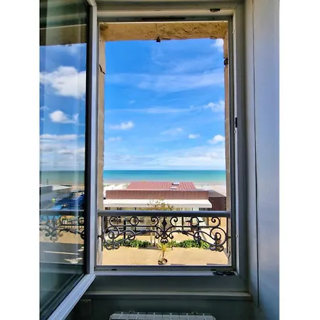 Escape With Sea View Ideal Location Appartamento